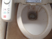 長年使用していると、取れない汚れが付いてきます。