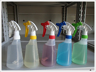 洗剤は清掃箇所によって変わります。間違えないようにカラーリング。